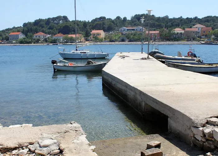 By The Sea Verunic, Dugi Otok - 8105 *